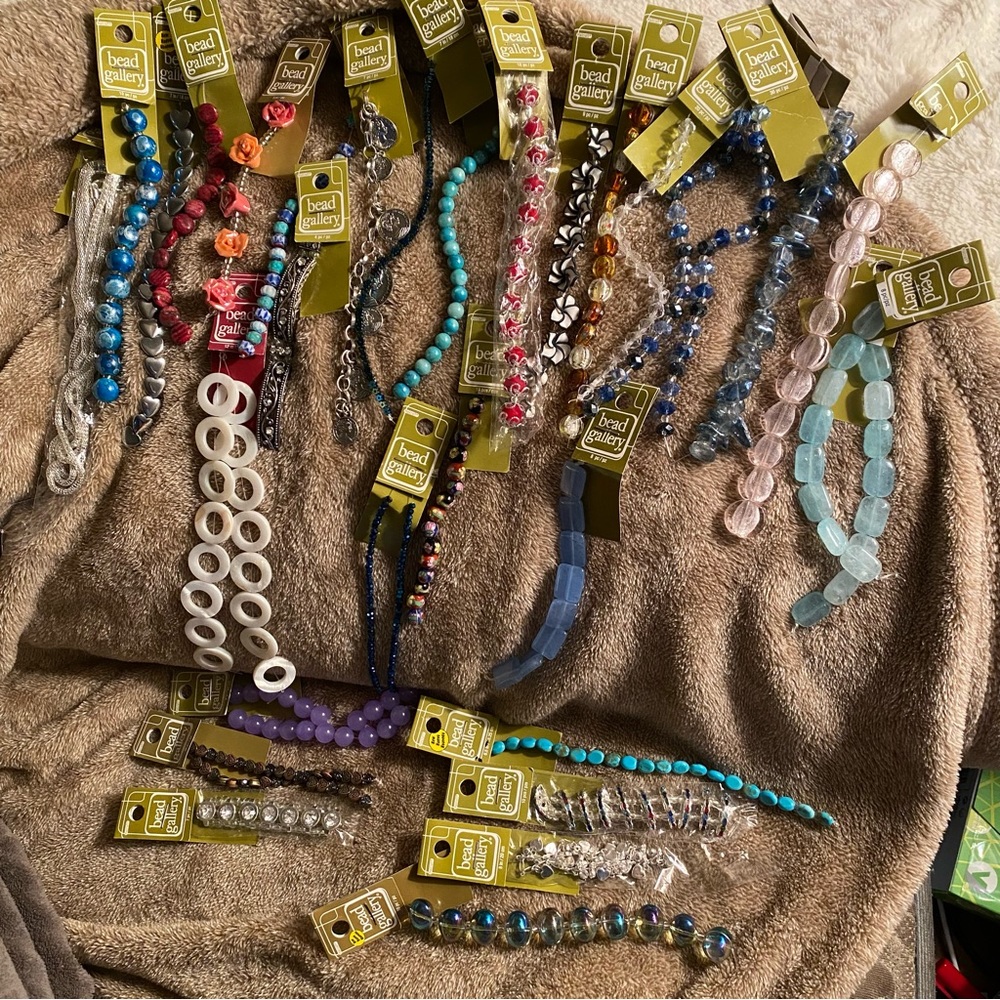 Crafting Beads-   J10